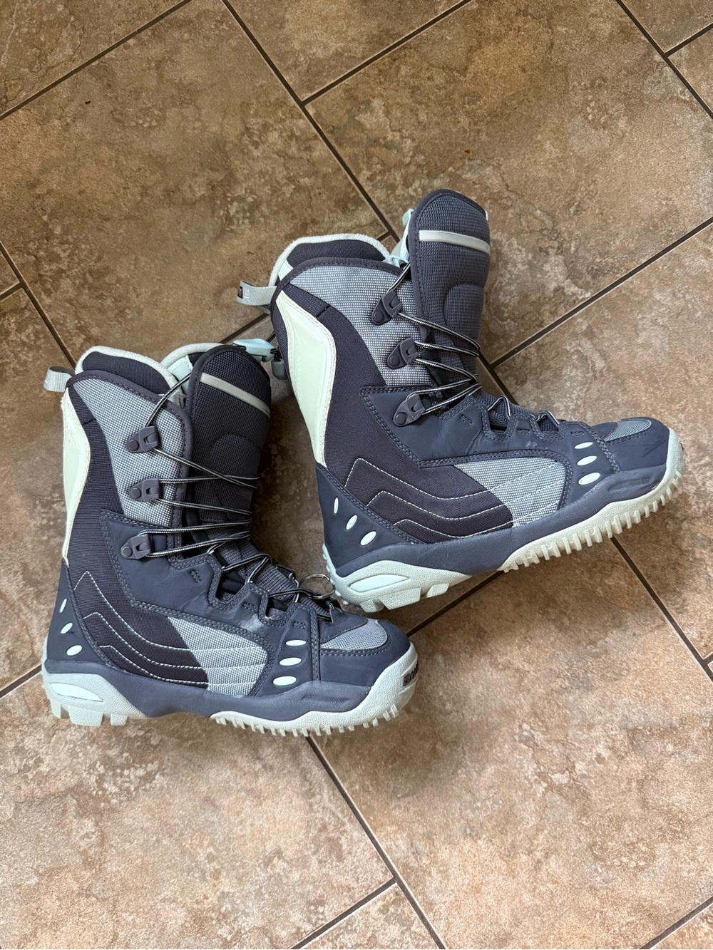 Salomon Women’s Kiana Custom Fit Snowboard Boots in Dark Gray and Light Gray